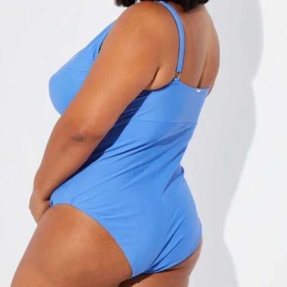 NWT Nicole Miller one piece swimsuit with center tie, size 1X - Picture 2 of 12